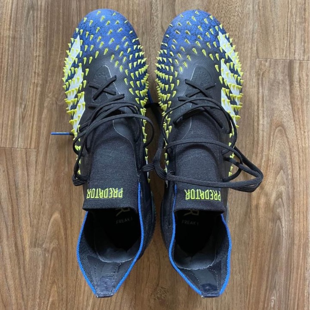 Adidas Predator Freak.1 Cleats Size M7/W8